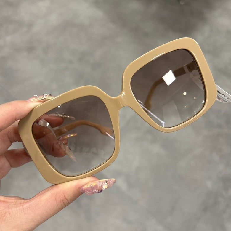 Burberry Women's Beige Oversized Sunglasses, Brand New - ShopShops