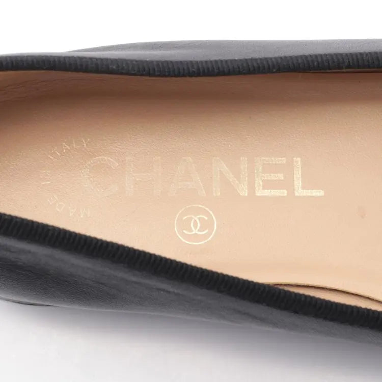 CHANEL Interlocking CC Logo Leather Ballet Flats, Size 35.5 - ShopShops
