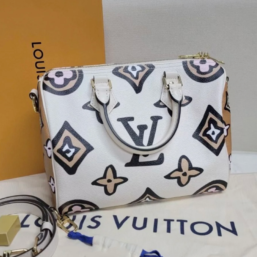 Louis Vuitton Speedy 25 Bandouliere Bag Wild at Heart Monogram Giant - ShopShops