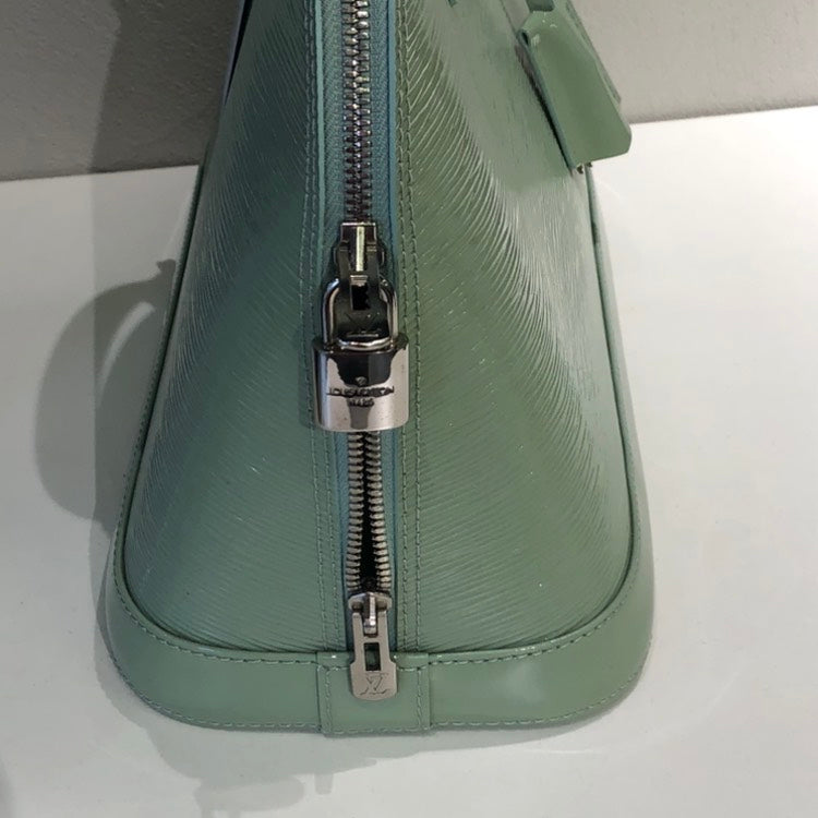 Louis Vuitton Alma EPI Handbag,Green - ShopShops