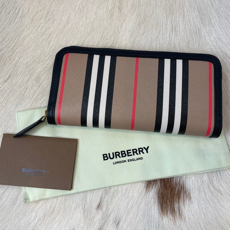 Burberry Long Wallet Black, Brand New - ShopShops