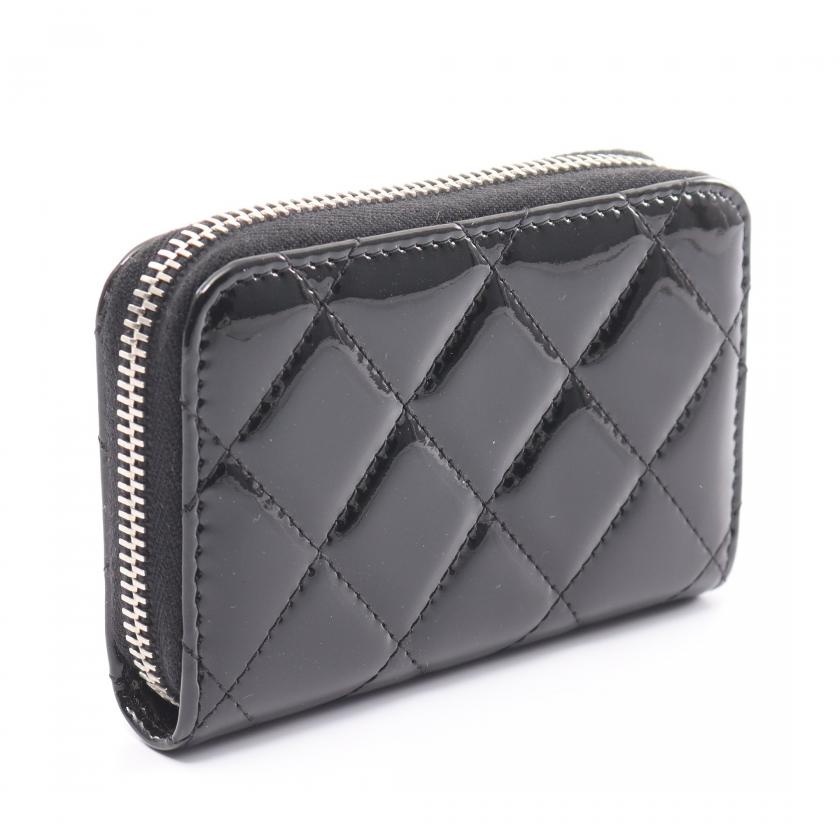 Pre-Loved Chanel Brilliant Matelasse Round Fastener Coin Purse Patent Leather Black Silver Hardware 885994 - ShopShops