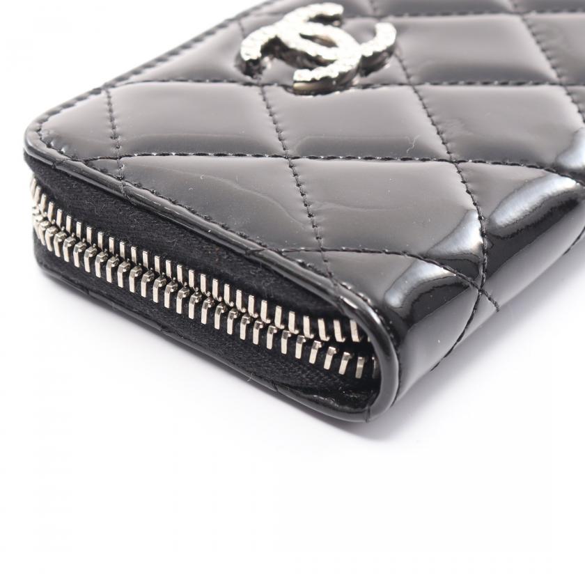 Pre-Loved Chanel Brilliant Matelasse Round Fastener Coin Purse Patent Leather Black Silver Hardware 885994 - ShopShops