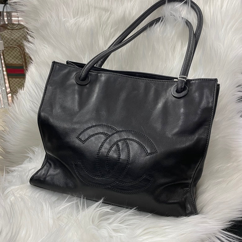 Pre-Loved Chanel Leather Tote Bag Sk10002965 - ShopShops
